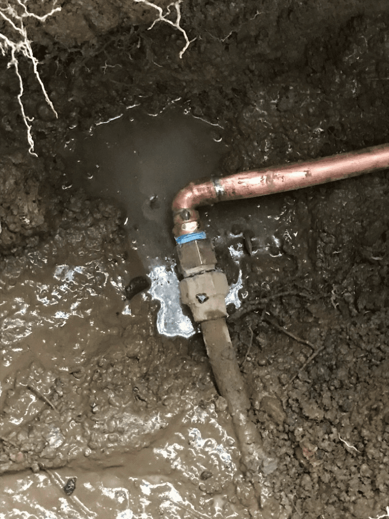 digging to repair broken pipe